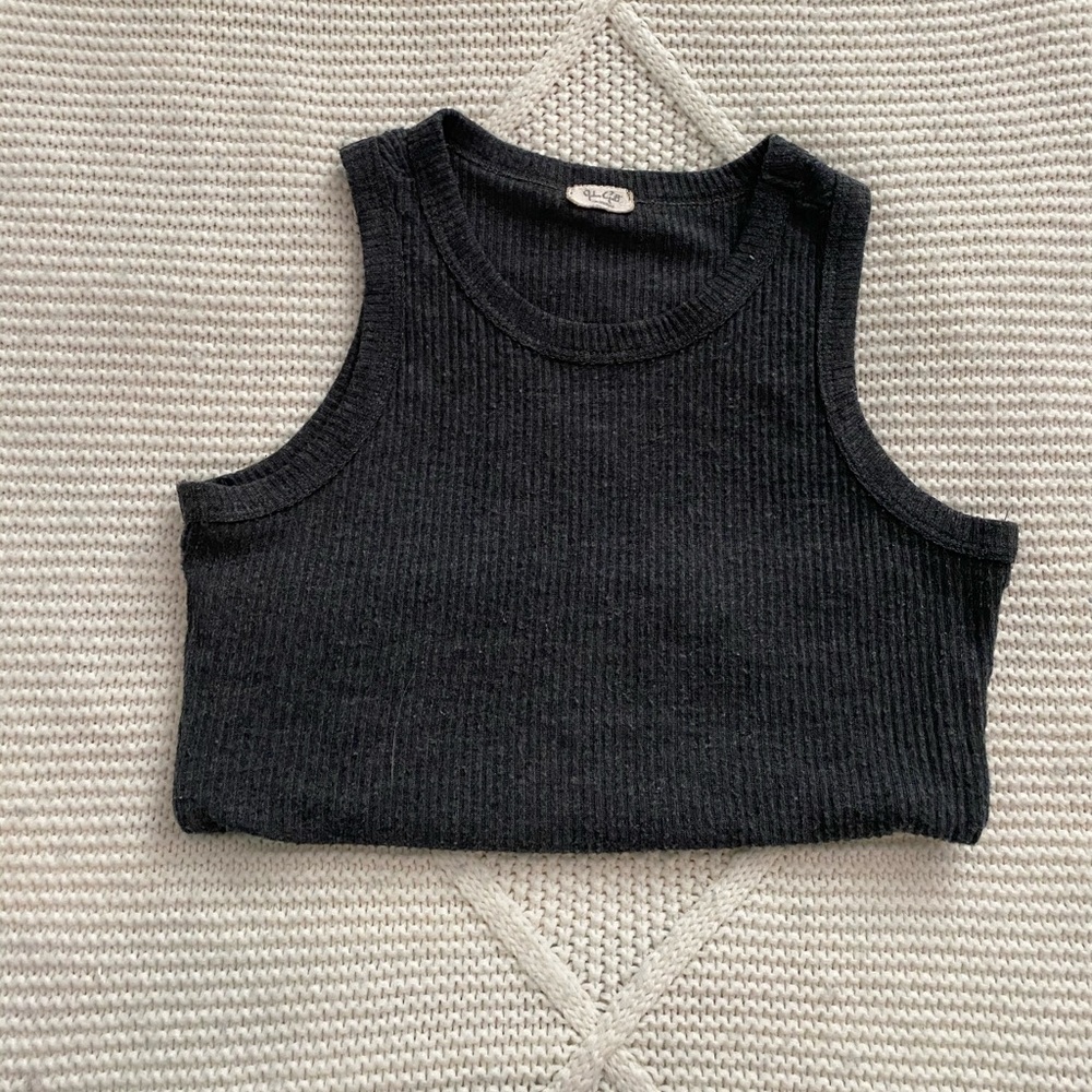 BRANDY MELVILLE CROPPED RIBBED TANK